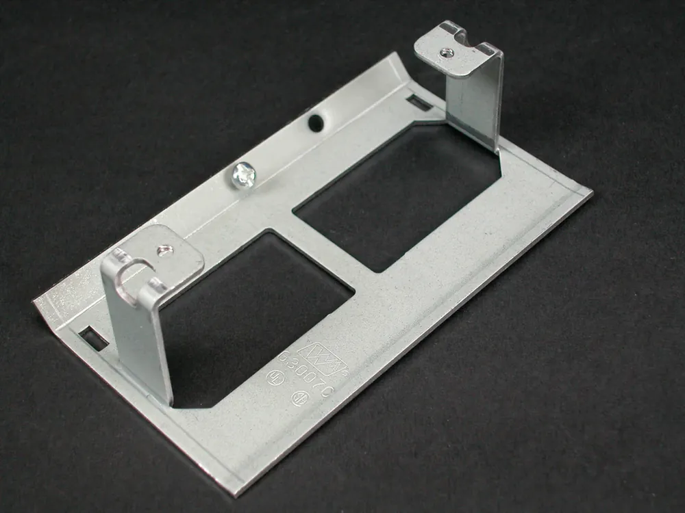 Popular Legrand G3007C Wiremold Device Bracket 1-Channel
